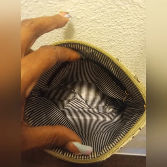 ("ALREADY GONE") CROSSBODY PURSE - Picture 11 of 11